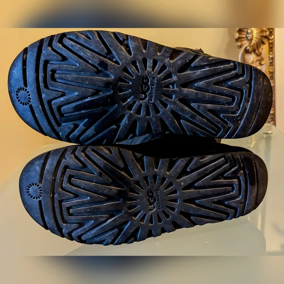 UGG CLASSIC TALL BOOTS SZ 5 - Picture 6 of 8